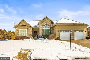 153 Laura Ln, Gettysburg, PA 17325 - Photo 1