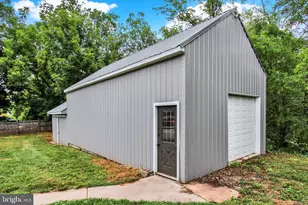 27 Maple St, Gettysburg, PA 17325 - Photo 3