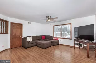 720 W Myrtle St, Littlestown, PA 17340 - Photo 5