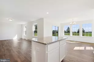 24 Shawl Dr, Hanover, PA 17331 - Photo 7