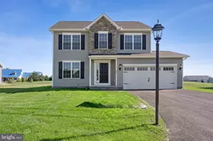 24 Shawl Dr, Hanover, PA 17331 - Photo 1