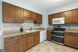 18 E Lakeview Dr, Littlestown, PA 17340 - Photo 9