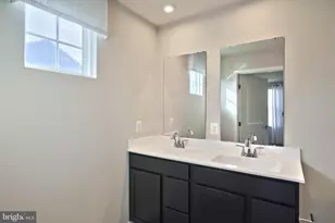 77 Summerfield Dr, Hanover, PA 17331 - Photo 15