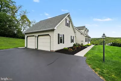 215 Villa Vista Avenue, Hanover, PA 17331 - Photo 5