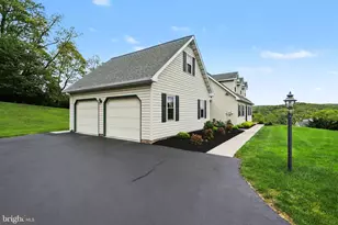215 Villa Vista Ave, Hanover, PA 17331 - Photo 5