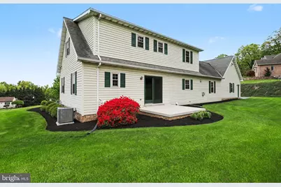 215 Villa Vista Avenue, Hanover, PA 17331 - Photo 9
