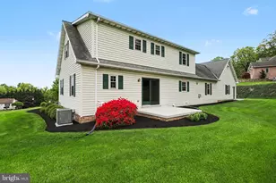 215 Villa Vista Ave, Hanover, PA 17331 - Photo 9