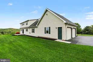 215 Villa Vista Ave, Hanover, PA 17331 - Photo 7