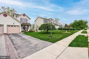 137 Maple Dr, Hanover, PA 17331 - Photo 5