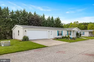 602 Pine Tree Ln, Abbottstown, PA 17301 - Photo 1