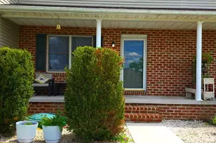 25 Pioneer Ln, Gettysburg, PA 17325 - Photo 1