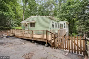 215 Pine Ridge Ln, Fayetteville, PA 17222 - Photo 5