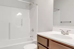 10 Skyview Cir, Hanover, PA 17331 - Photo 9