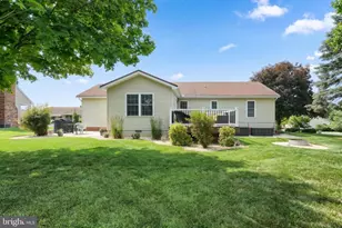 25 Fieldcrest Dr, Littlestown, PA 17340 - Photo 13