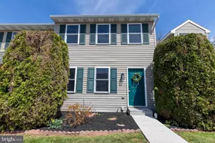 10 Fiddler Dr, New Oxford, PA 17350 - Photo 1