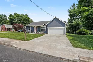 301 W Myrtle St, Littlestown, PA 17340 - Photo 3