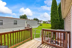 29 Hampshire Dr, New Oxford, PA 17350 - Photo 27