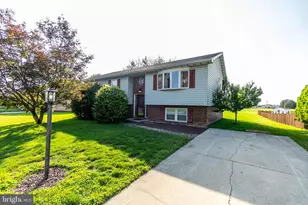 677 Poplar St, Hanover, PA 17331 - Photo 1