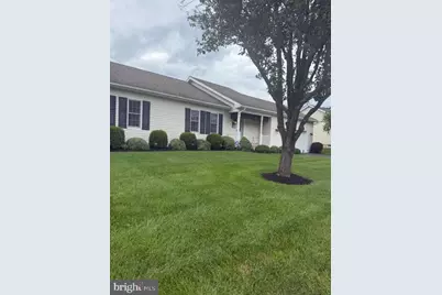 70 Kevin Drive, New Oxford, PA 17350 - Photo 1