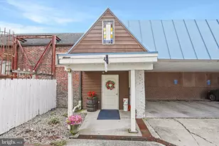 37 N 4th St, Gettysburg, PA 17325 - Photo 1