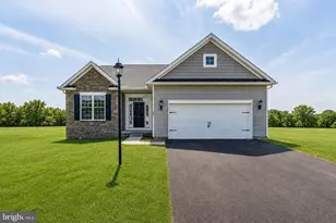 16 Tanager Ct, Gettysburg, PA 17325 - Photo 1
