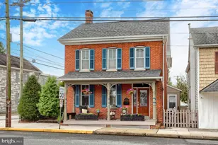 13 Hanover St, New Oxford, PA 17350 - Photo 3
