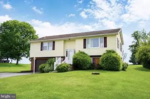 533 Grant Dr, Gettysburg, PA 17325 - Photo 1