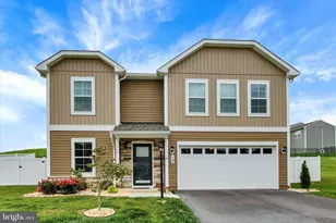 17 Natures Wy Cir, New Oxford, PA 17350 - Photo 1