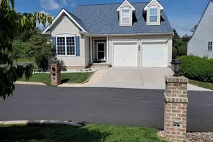 10 Kingsgate Ct, Gettysburg, PA 17325 - Photo 1