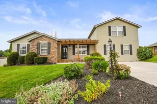 41 Bugler Dr, New Oxford, PA 17350 - Photo 1