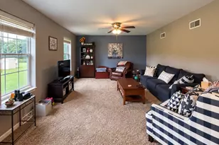 24 Los Alamitos Cir, Hanover, PA 17331 - Photo 7