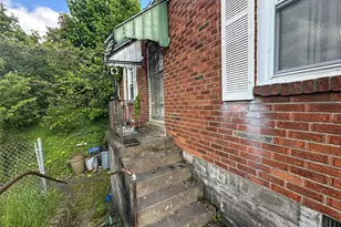 2760 Glenny Ln, West Mifflin, PA 15122 - Photo 5
