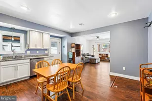 3022 Harcum Wy, Pittsburgh, PA 15203 - Photo 13