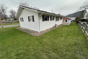 220 E Simpson St, Bedford, PA 15522 - Photo 25