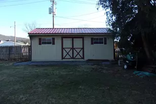 314 E Penn St, Bedford, PA 15522 - Photo 59