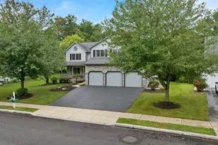 4189 Hill Terrace Dr, Sinking Spring, PA 19608 - Photo 5