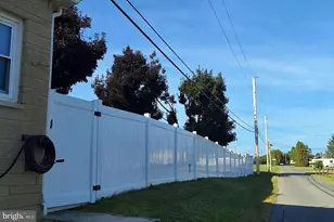 690 Main St, Mohrsville, PA 19541 - Photo 3