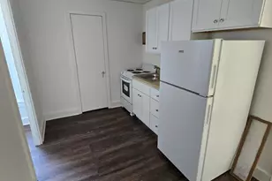 135 S 6th St, Reading, PA 19602 - Photo 5