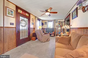 437 Jefferson St, Reading, PA 19605 - Photo 7