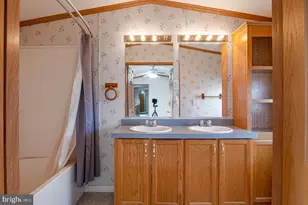 1033 Barberry Ave, Reading, PA 19605 - Photo 15