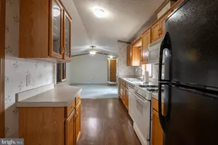 1033 Barberry Ave, Reading, PA 19605 - Photo 11