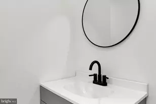 221 N 11th St, Reading, PA 19601 - Photo 21