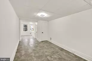 221 N 11th St, Reading, PA 19601 - Photo 13