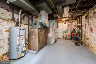 243 Pear St, Reading, PA 19601 - Photo 37