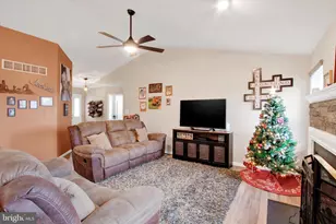 2401 Goddard Ave, Reading, PA 19608 - Photo 5