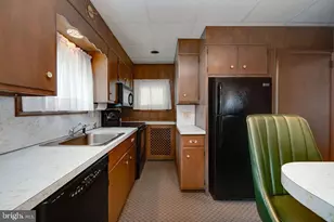 305 E Washington St, Fleetwood, PA 19522 - Photo 7