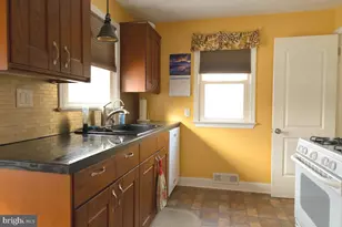 352 Ashley Dr, Reading, PA 19607 - Photo 5