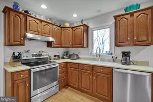 24 Chinkapin Dr, Fleetwood, PA 19522 - Photo 9