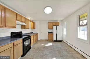 23 N Front St, Womelsdorf, PA 19567 - Photo 9