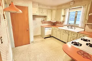 1418 Monroe Ave, Reading, PA 19610 - Photo 7